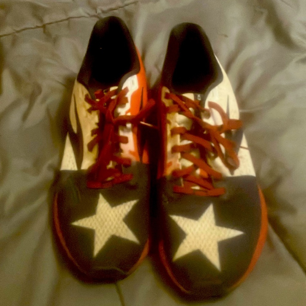 Brooks Texas flag shoes